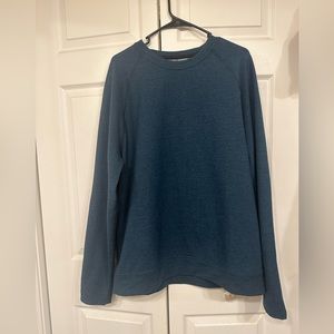 Men’s Lululemon sweatshirt